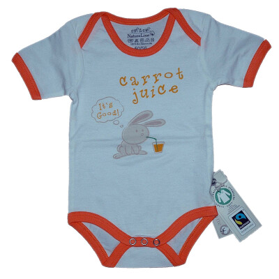 KurzArmBody "Karottensaft trinkender Hase", 100% Baumwolle (kbA), weiß, farbig abgesetzt 86/92