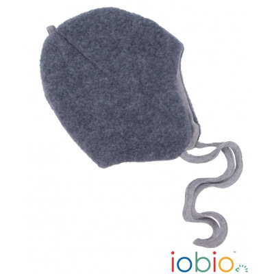Wollfleece-Mützchen "grau", außen: 100% Schurwolle (kbT, Schurwoll-Fleece), teilweise gefüttert mit: 100% Baumwolle