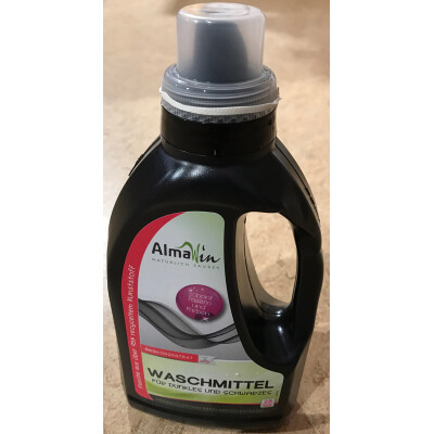 Waschmittel "Für Dunkles und Schwarzes", flüssig, 0,75l