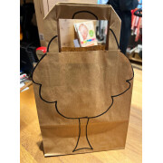 Geschenktüte "Baum, handbemalt", Papier